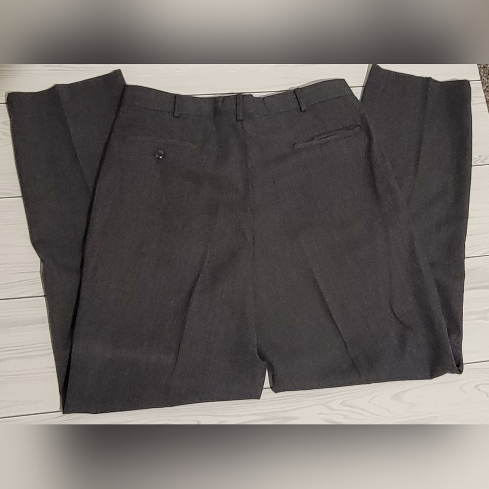 John Henry Men's Gray Pleated Trousers Sz 34x32 - Picture 4 of 4